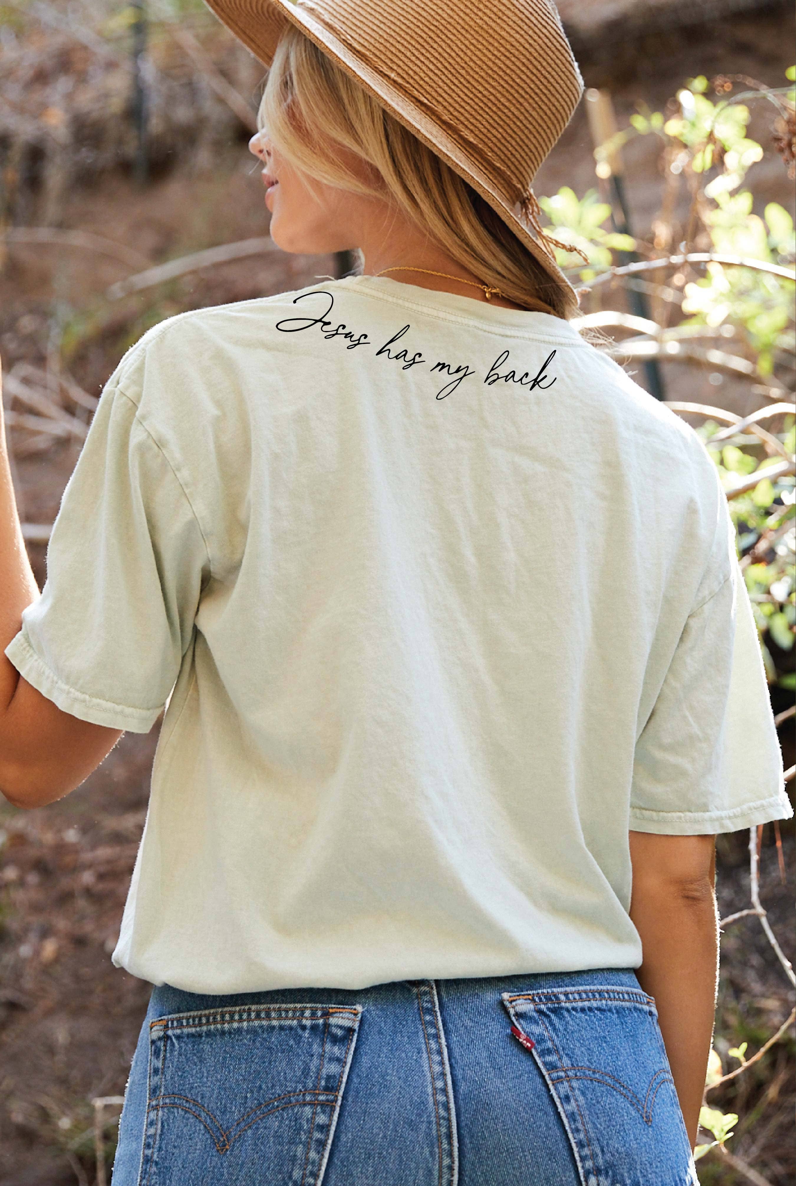 OAT COLLECTIVE - Vente T-shirt sérigraphié – femme - Haut graphique délavé à imprimé minéral JESUS HAS MY BACK4