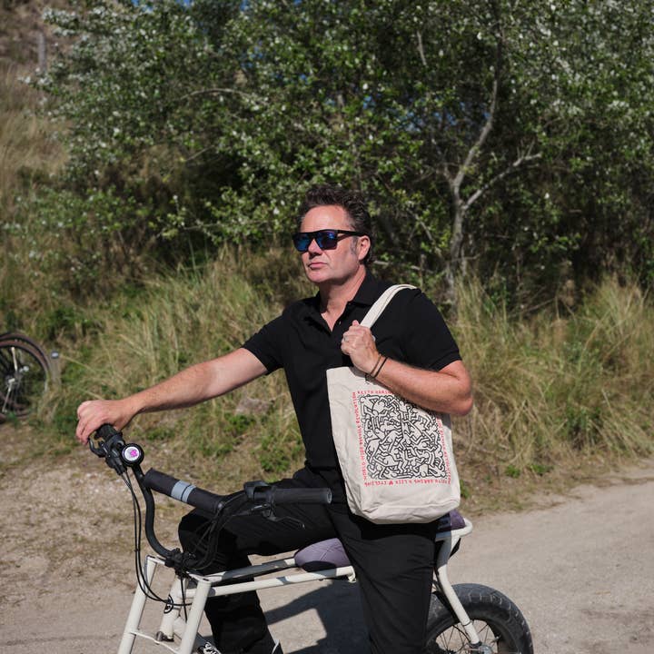 Radfieber Vertriebs GmbH - Wholesale Biking Accessories - Liix Scooter Bell Keith Haring Baby Red2