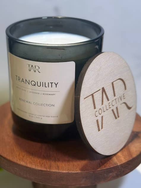 Bougie Tranquility 12 oz pour la vente par TAR Collective