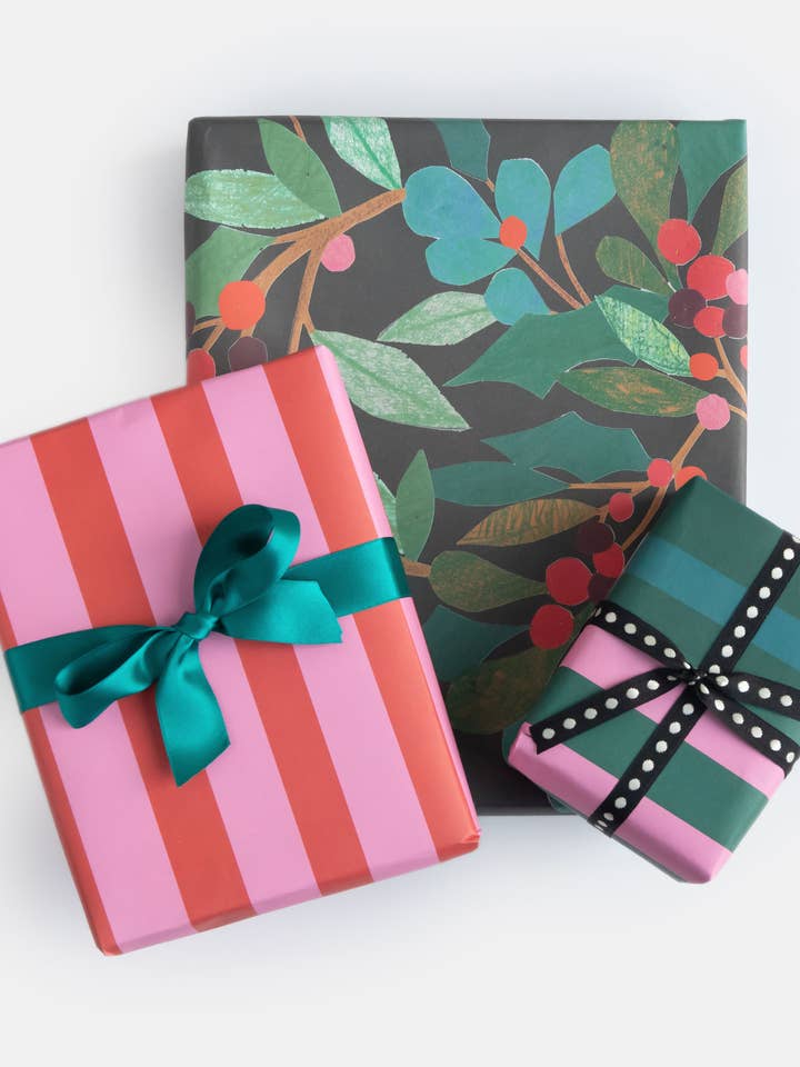 DOUBLESIDED SINGLE SHEET GIFTWRAP HOLLY CAROLINE GARDNER for wholesale by Notes & Queries, Inc.