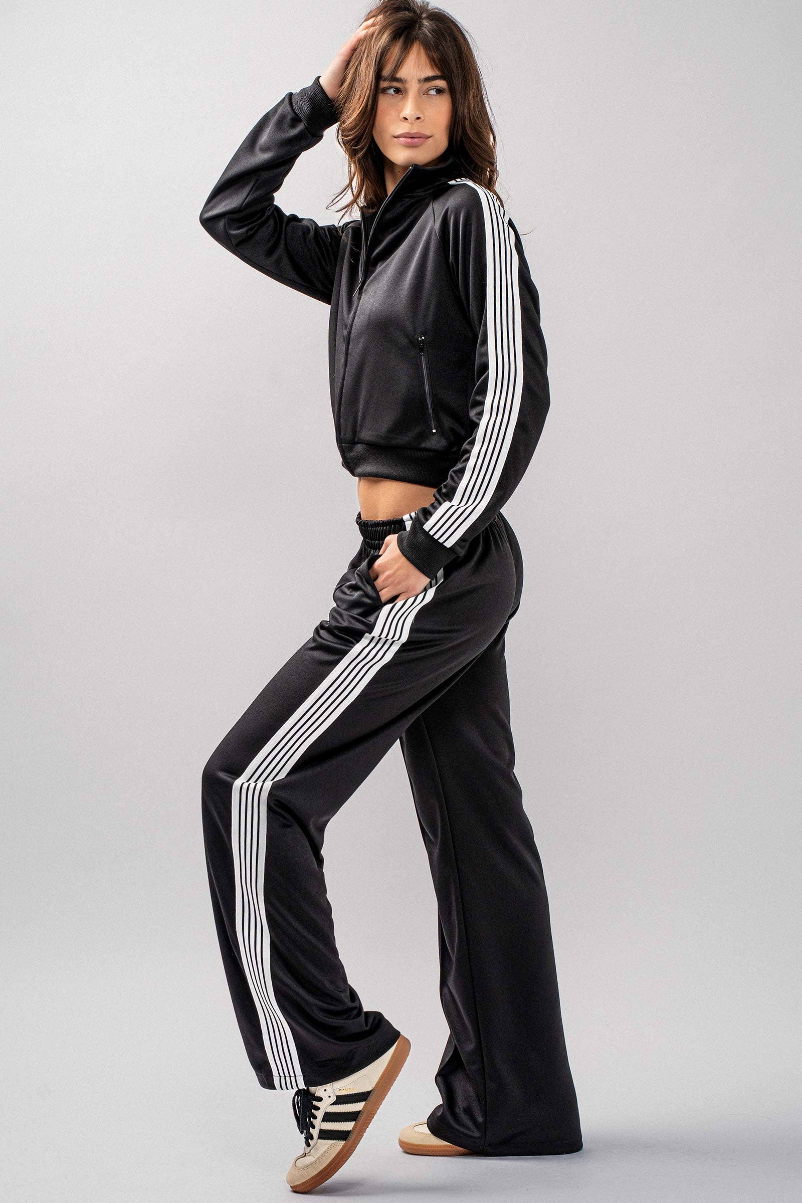 Urban Daizy - Wholesale Pants - Women's - Stripe Side Panels Wide-Leg Track Pants6