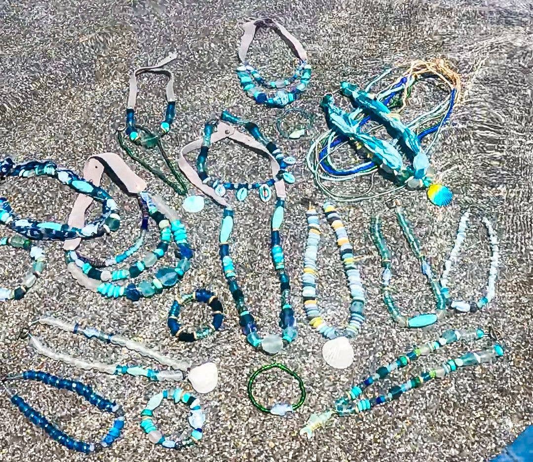 Twine & Twig - Wholesale Pendant/Charm Necklace - Tribal Fish Necklace | Azul3