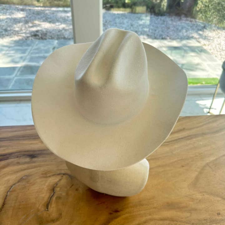 Queens INC - Wholesale Cowboy Hat - Women's - Premium Cattleman Cowboy Hat made from 100% Australian wool