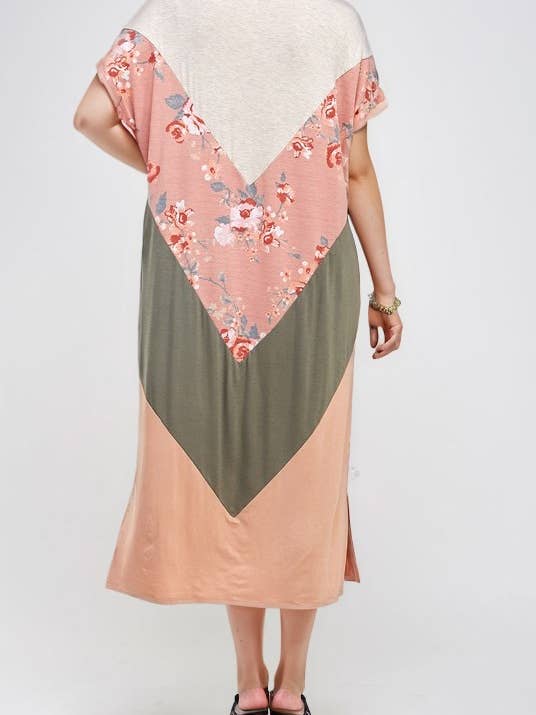 LILLA PLUS STØRRELSE BLOMSTERTRYKT FARVEBLOK KORTÆRMET LANG KJOLE for engroshandel på Faire3