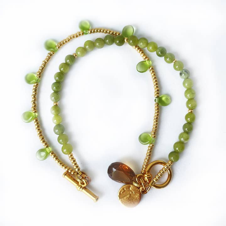 2021-A02-0005 Doppio Bracciale Petite Marie - Giada - Oro - Charm in resina. per la vendita all'ingrosso da parte di Petite Marie Jewelry