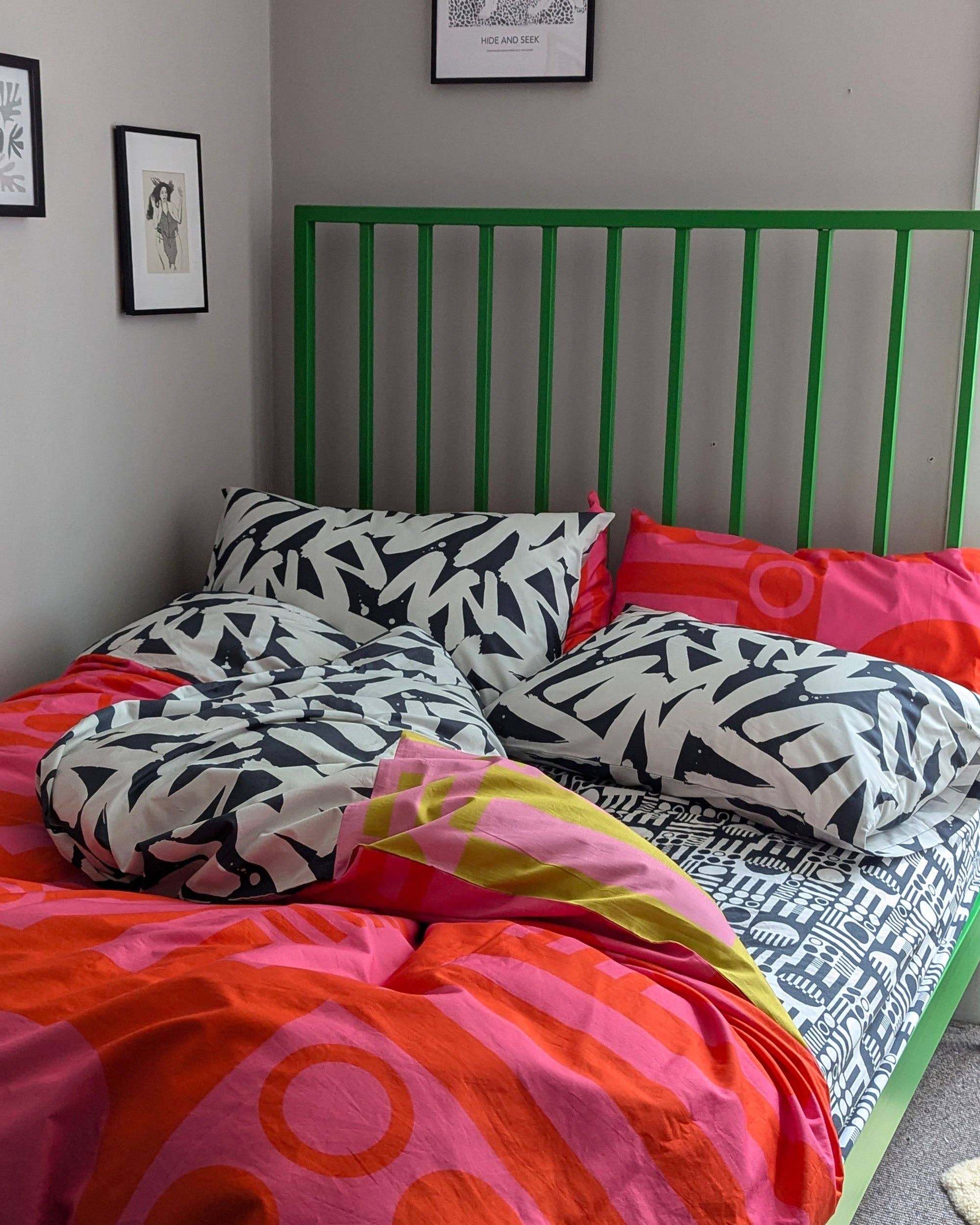 Irregular Sleep Pattern – wholesale Bedding set – Reversible Duvet Set x Paradox3