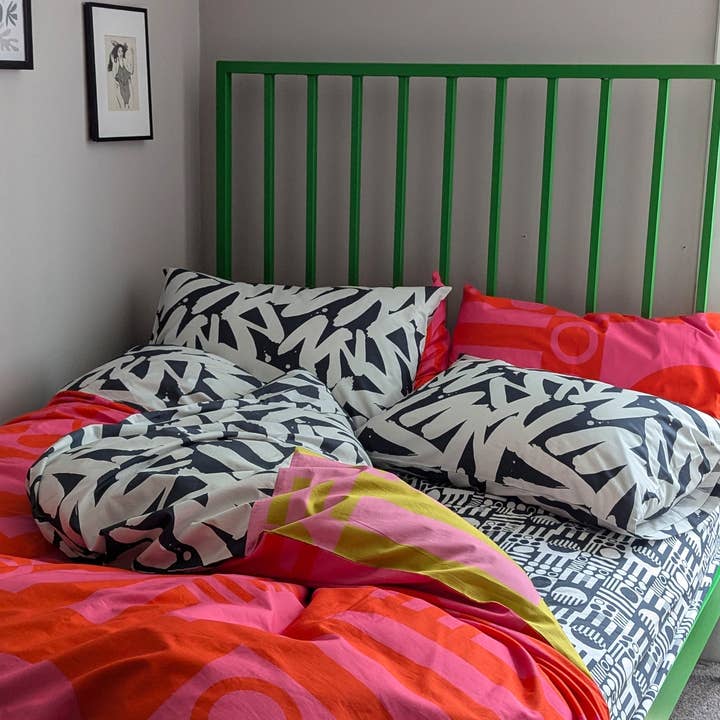 Irregular Sleep Pattern – wholesale Bedding set – Reversible Duvet Set x Paradox3