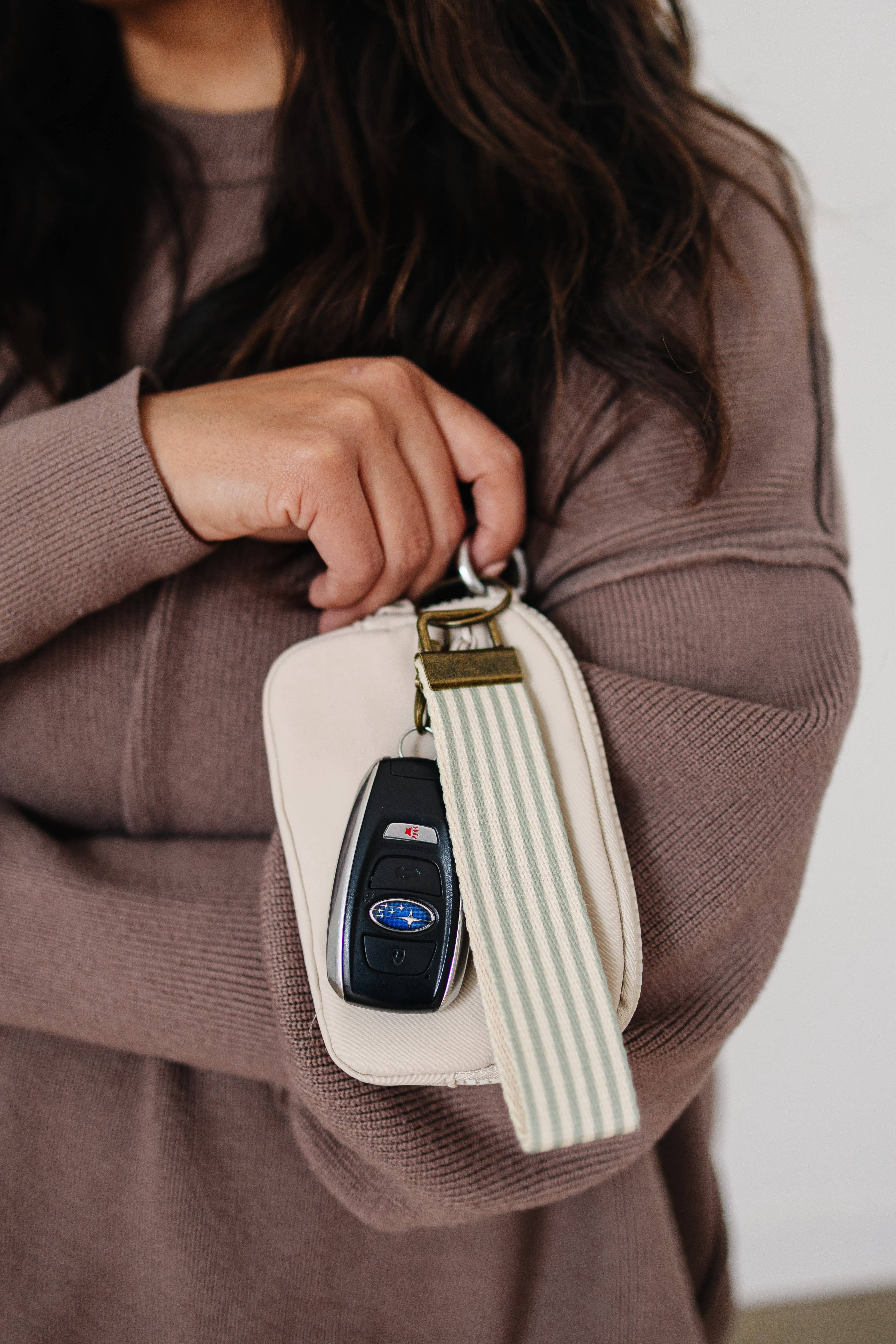 Frederick Family Co. - Wholesale Wallet - Women's - Keychain Wallet with Wrist Lanyard, Compact Card Holder 14