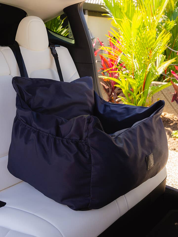 Siège de Voiture pour Chien | Bleu Nuit pour la vente par Lila Co