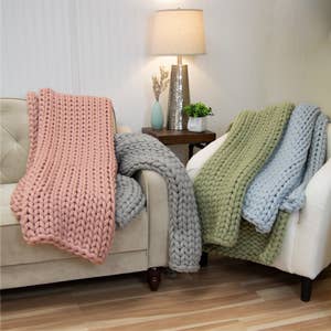 Purchase Wholesale chunky knit blanket. Free Returns & Net 60 Terms on Faire