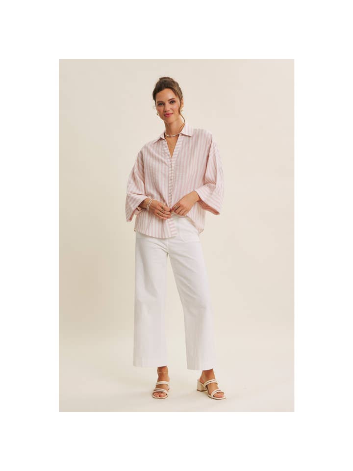 in february – Engroshandel Skjorte med buttondown – til kvinder – PERFEKT STRIBET SKJORTE MED KNAPPER OG BREDE ÆRMER TIL OVERGANGSPERIODEN8