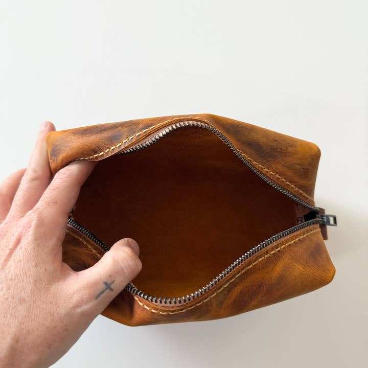 Golden Leather Co. - Wholesale Toiletry Bag - Men's - Toiletries Bag - Leather Dopp Kit1