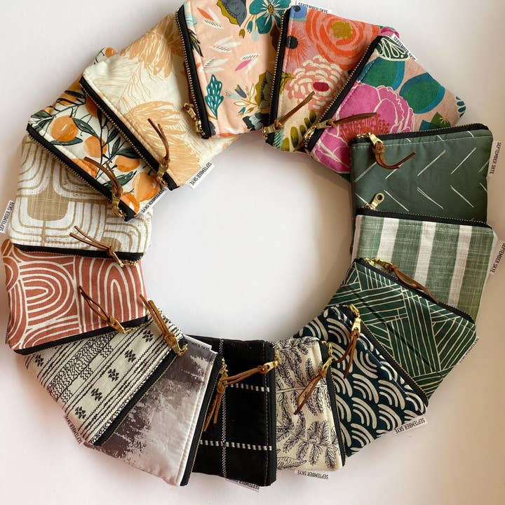 September Skye Bags & Accessories - Wholesale Handtasje - Dames - Kleine vierkante buidel met lichtroze bloemen1