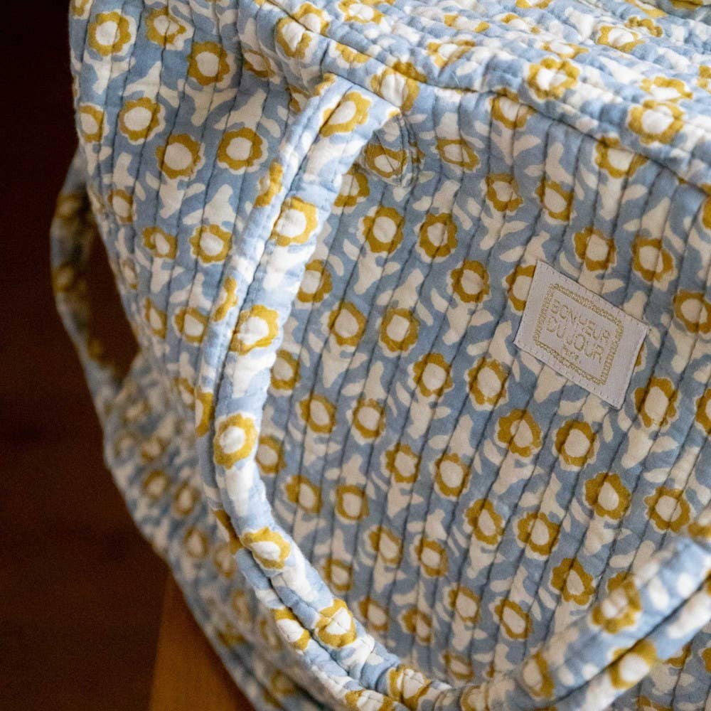 Bonheur du Jour – Großhandel Weekender-Tasche – Damen – Tasche Isha Blau – Große gesteppte Tasche mit indischem Blumenmuster2