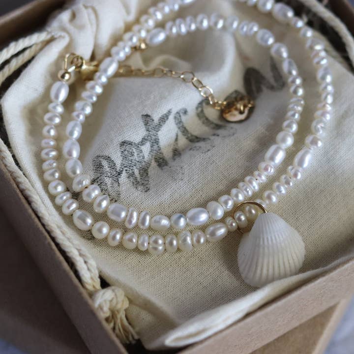 Mini Rose Clam Seashell Pearl Necklace for wholesale by ROOTSSEA