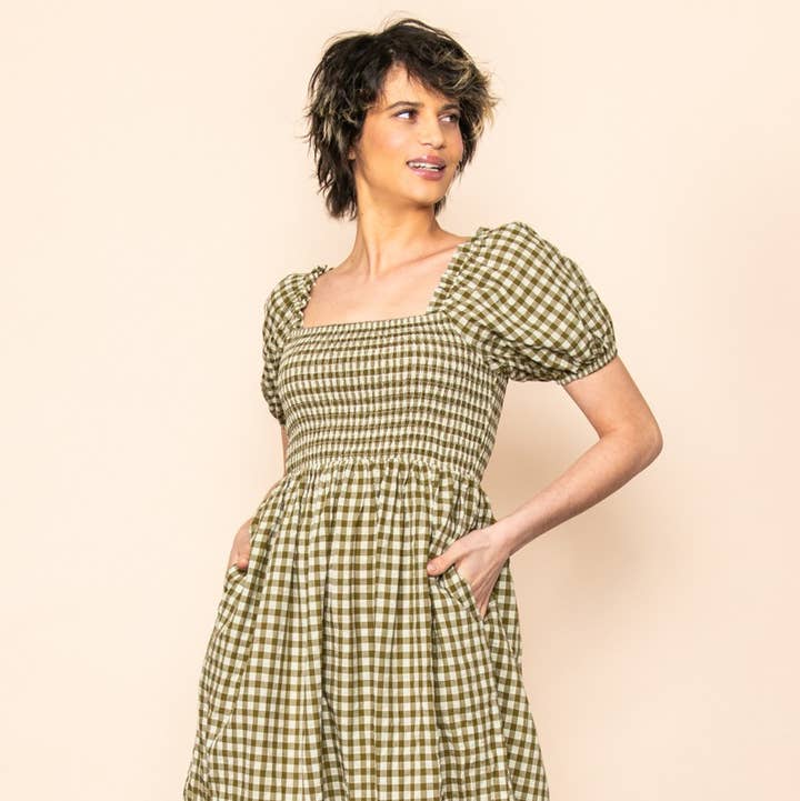 Elloh Collection - Wholesale Dress - Women's - Gingham Puff Sleeves Smocked Chest Midi Dress with Pockets21