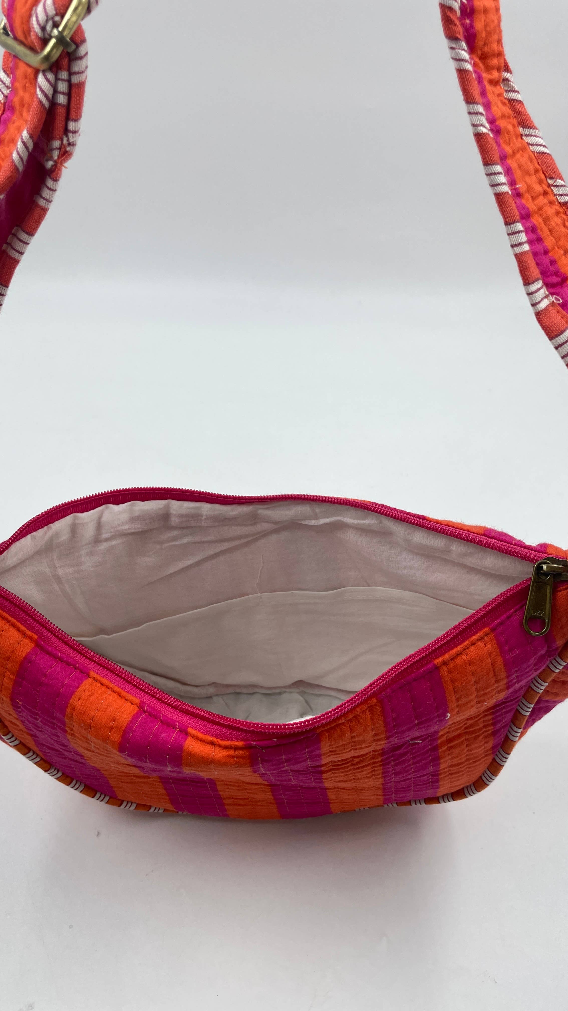 Funky Yak Ltd – wholesale Crossbody bag – Women's – 100% Cotton Kantha Quilted Shoulder Bag/Cross Body Bag2