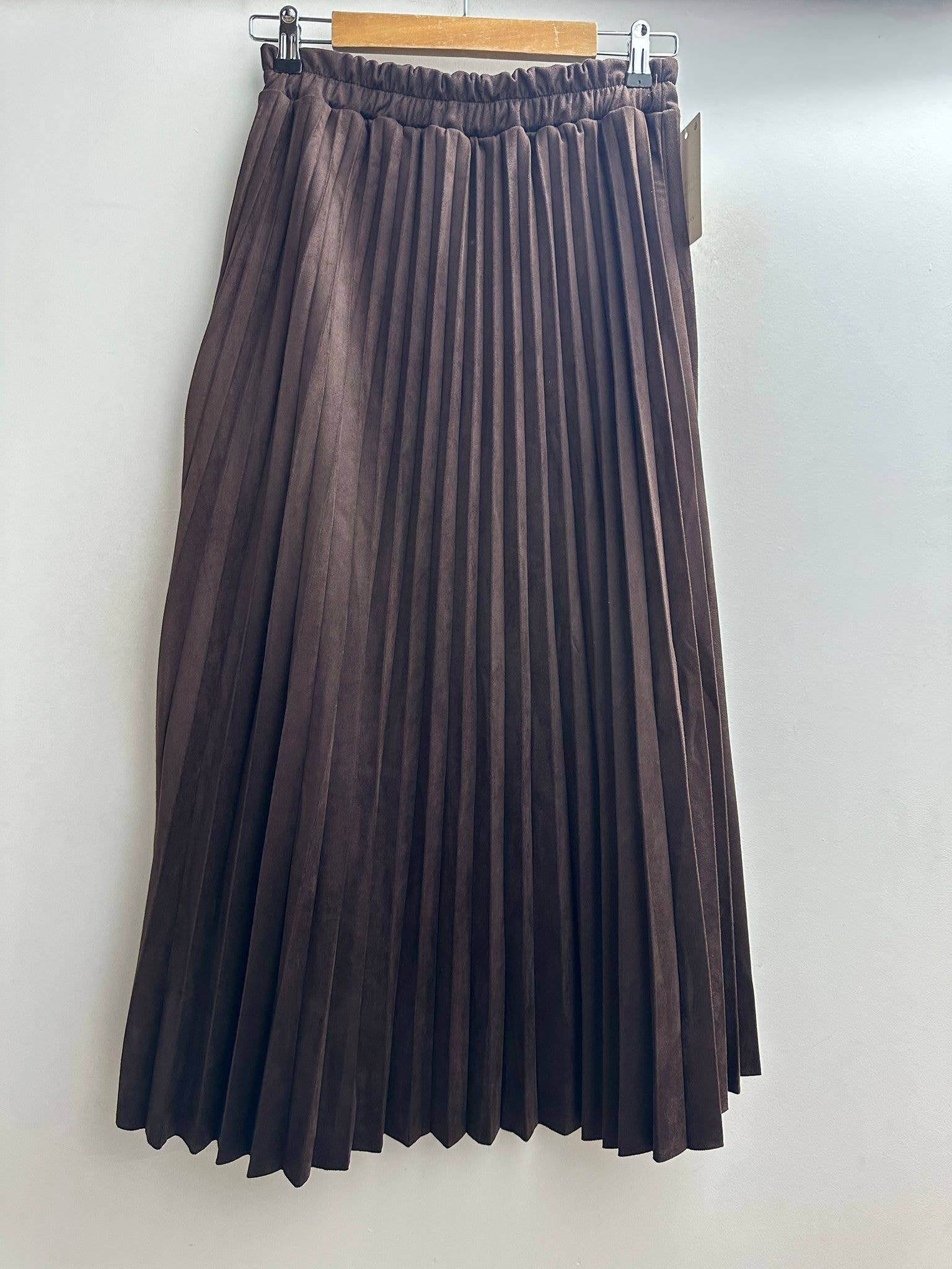 LORIANE - Wholesale Skirt - Women's - 10415 Long pleated suede skirt0