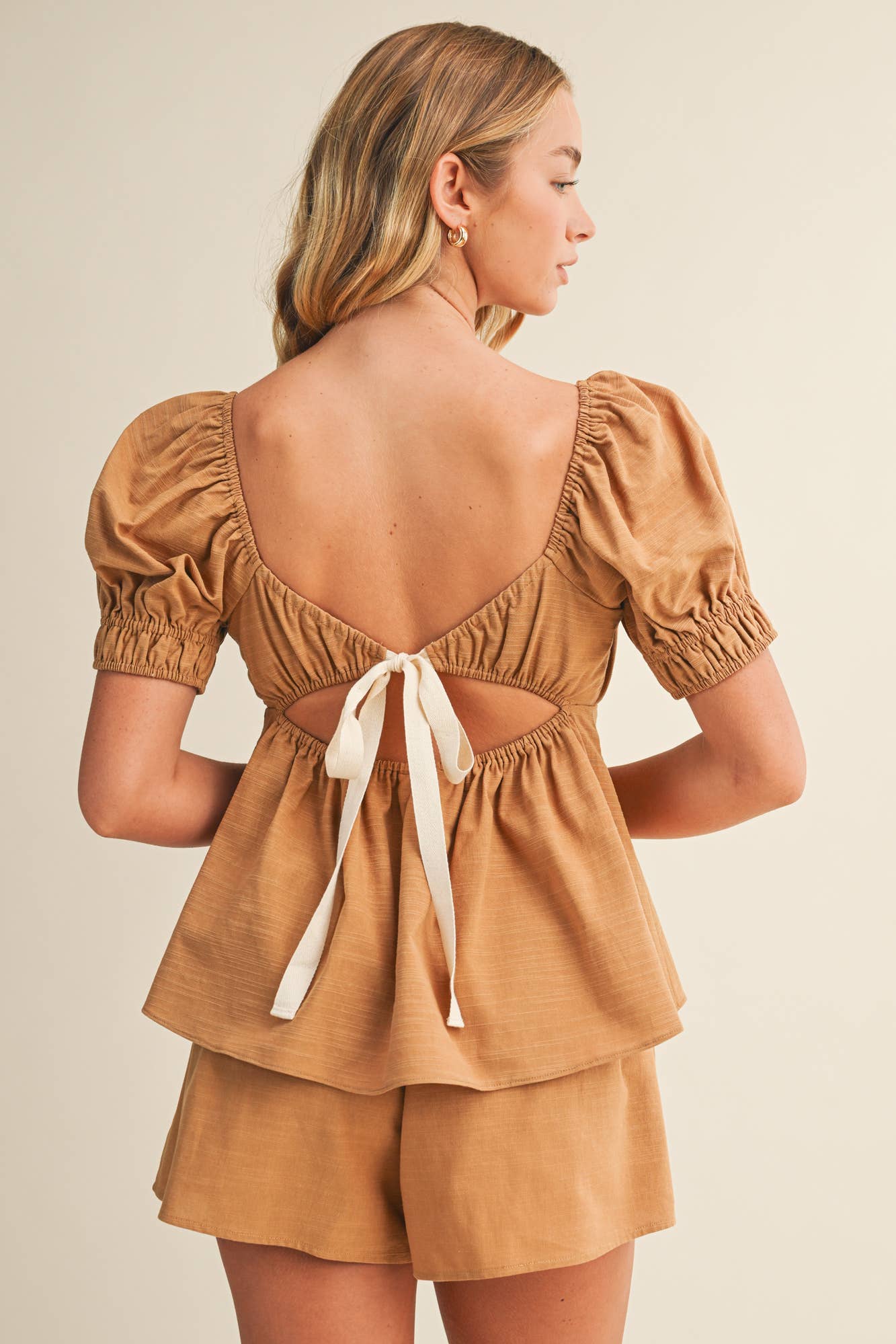 Mustard Seed - Wholesale Blouse - Women's - OPEN BACK PUFF SLEEVE TOP4