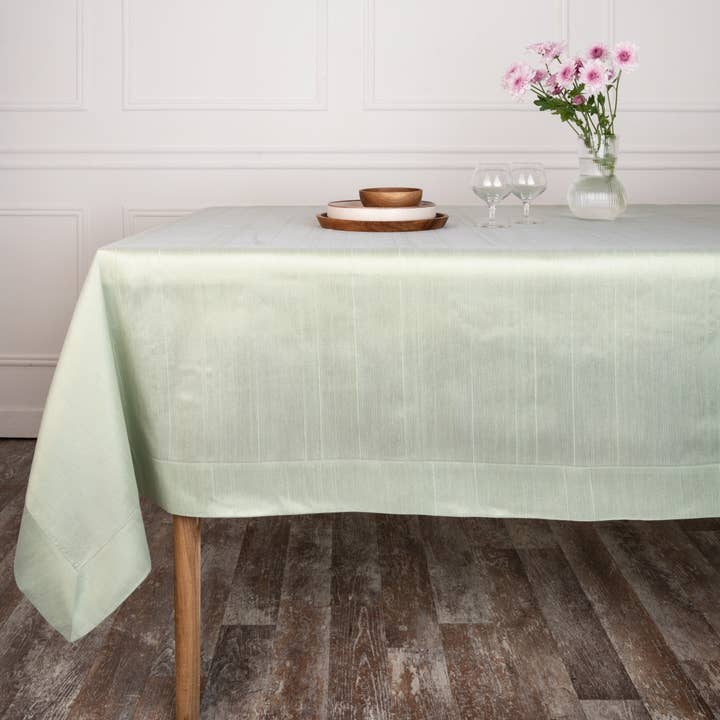 Nappe en soie végétalienne vert sauge pour la vente par D'Moksha