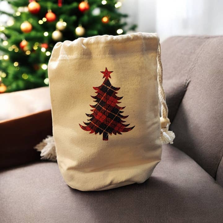 Tartan Gift Bag and other Purchase Wholesale oggetti legno. Free Returns & Net 60 Terms on Faire trending on Faire.