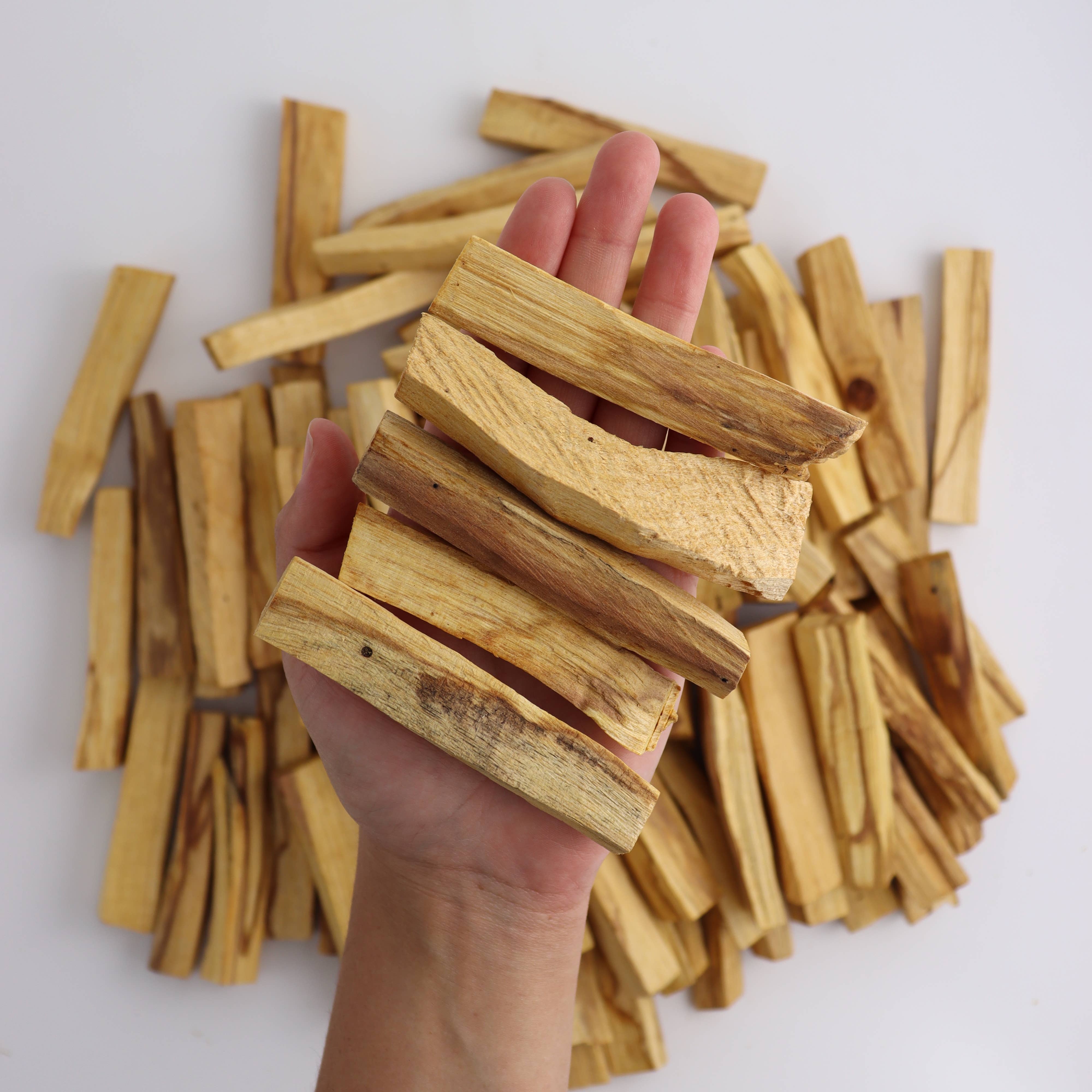 Mi Esperanza Minerals - Wholesale Smudge Stick - 1kg Bag of 10cm Palo Santo sticks1