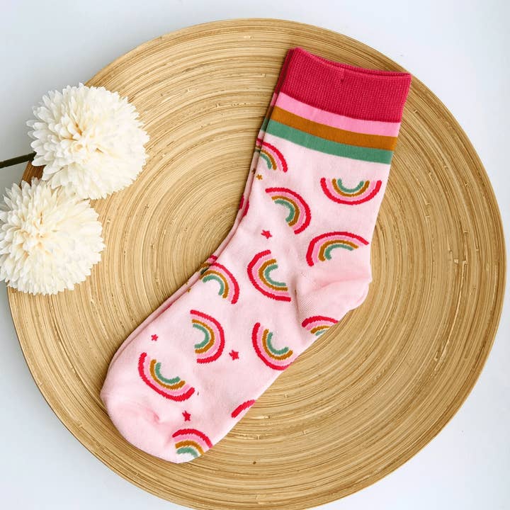 Chaussettes Roses Arc-en-Ciel Prêtes à Offrir pour la vente par Whit's Up Shop