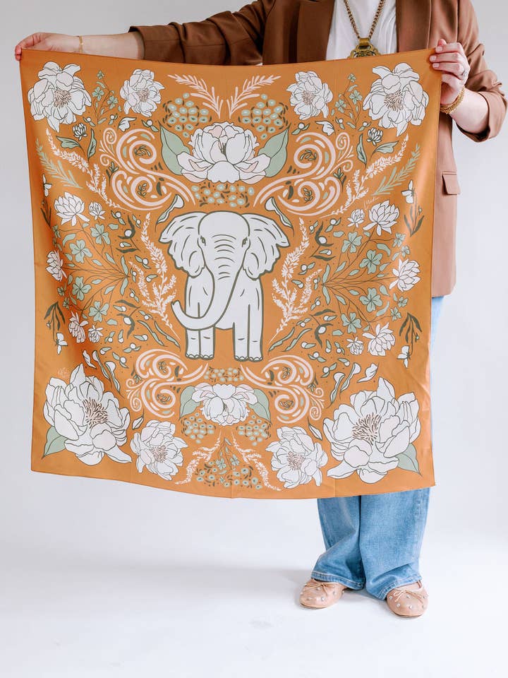 ÉCHARPE EN SOIE LUCK pour la vente par A BEST DAY