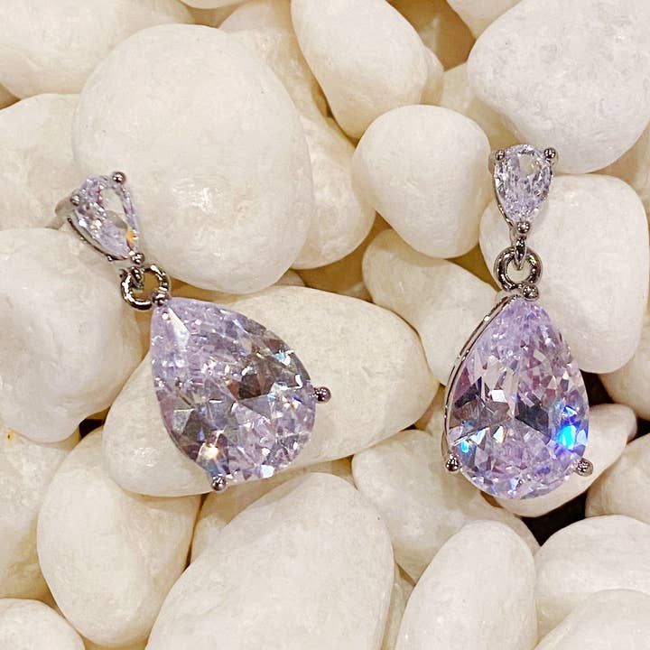 Brincos Crystal Clear Lágrima por atacado de Ellison+Young