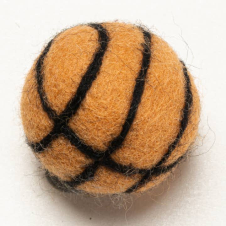 Handamde Wool Basketball Cat Toy for wholesale by Moricat