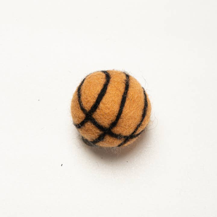 Handamde Wool Basketball Cat Toy for wholesale by Moricat