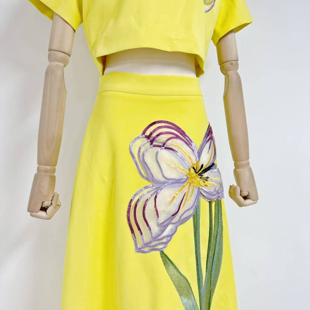 Productseeker - Vendita all'ingrosso Completo top e gonna - Donna - Completo Estivo Elegante 3D con Fiori a Maniche Corte e Gonna 21Y24