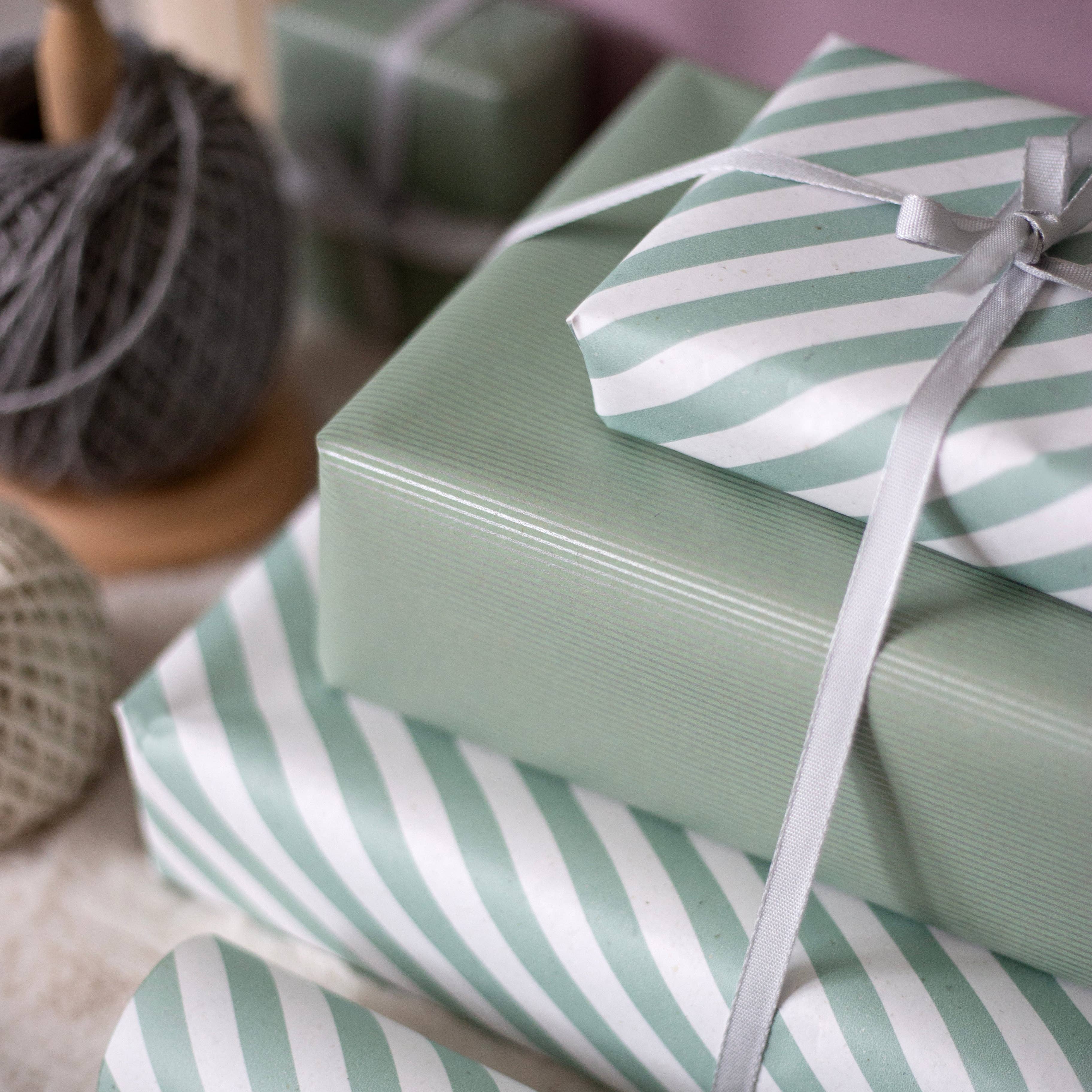 Cascayde - Wholesale Wrapping Paper Roll - 5m roll of Green & White Stripe Kraft Wrapping Paper2