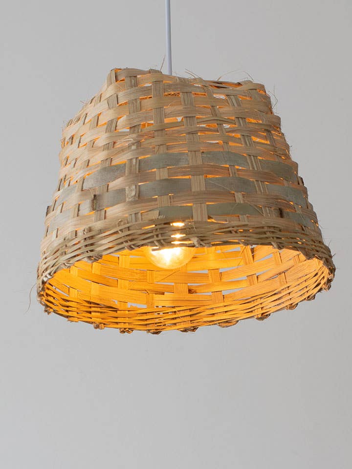Rustieke handgeweven lampenkap van bamboe met hangmand voor wholesale door Lanna Passa