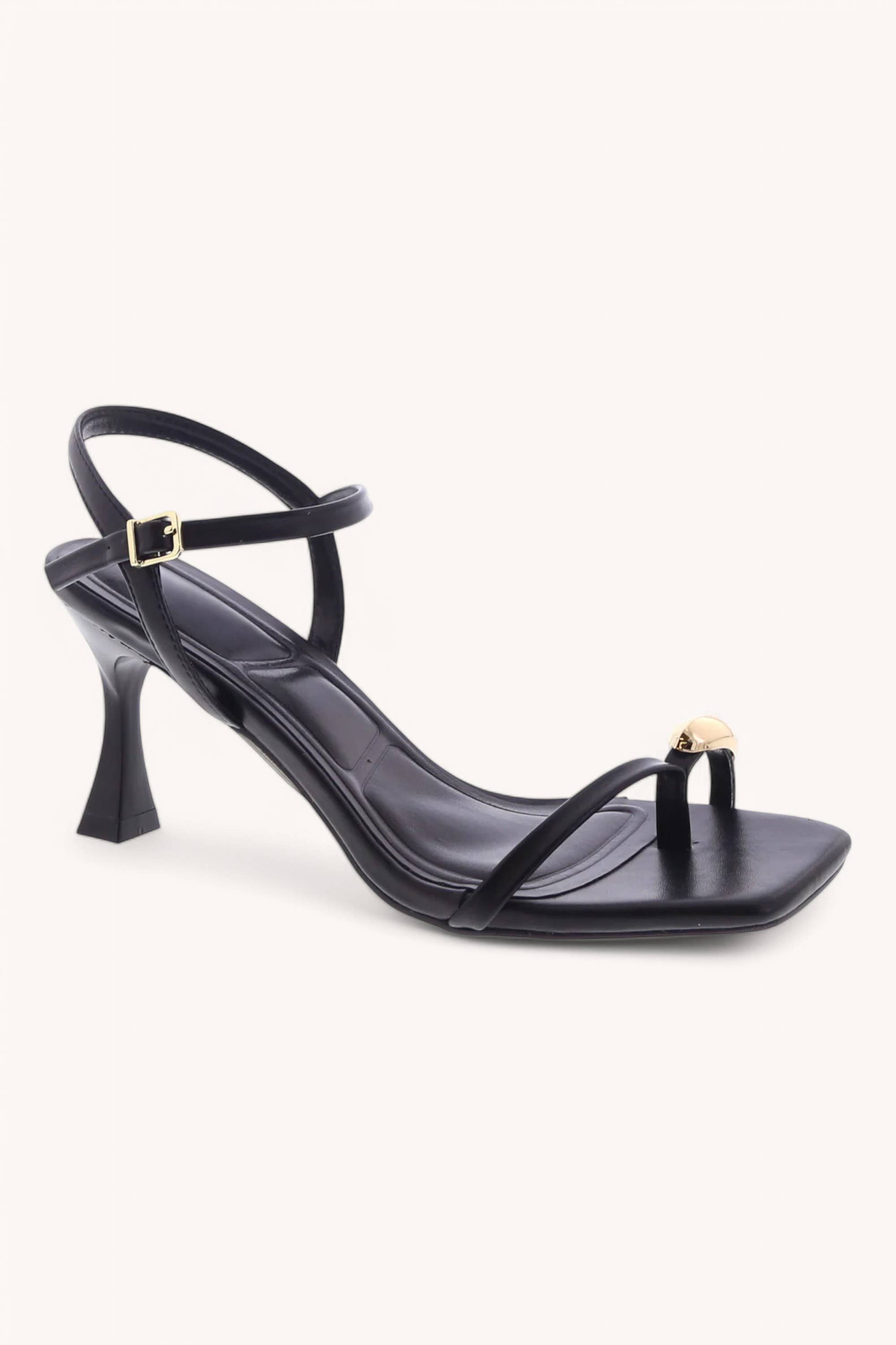 CCOCCI - Wholesale Low Heels - Women's - ROSSIE-23 GOLDEN TOE RING THONG STRAP SANDAL HEELS6