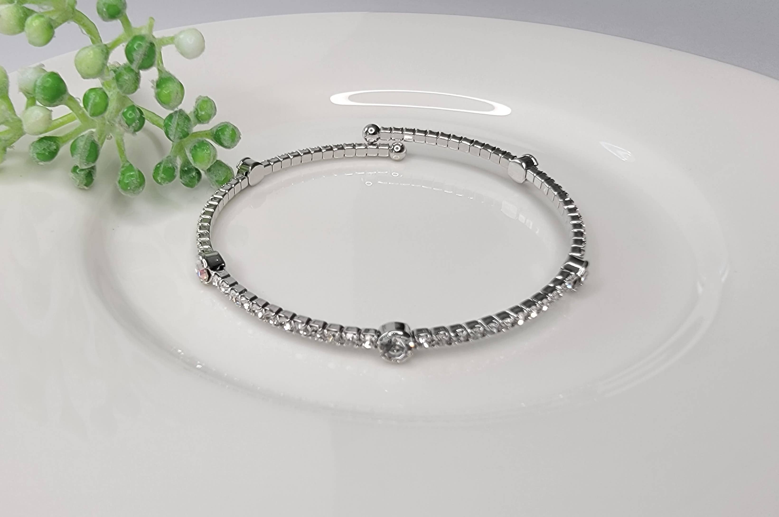 BETTYOH INC - Wholesale Armband met kralen - STAPELBARE ARMBAND VAN ZILVERKLEURIG METAAL.0