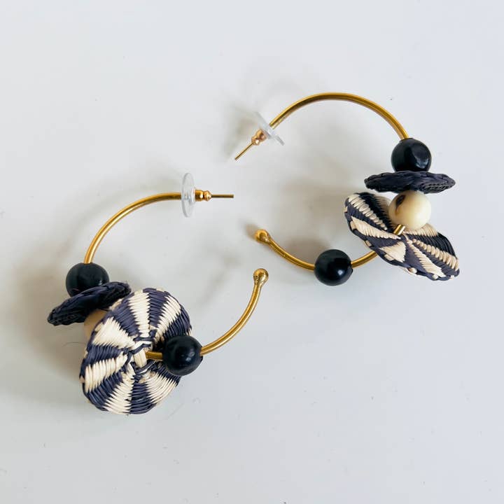 Iraca-Tagua Candonga Ohrring aus goldfarbenem Coco Disk für den Großhandel von Belart Fair Trade