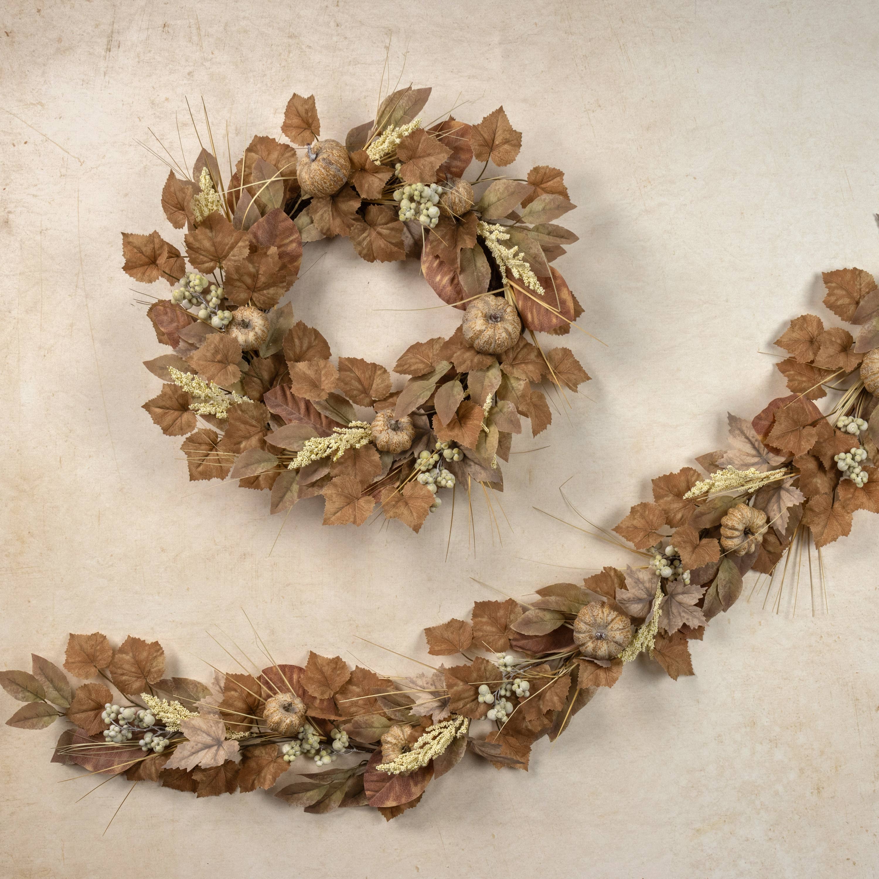 Ragon House – wholesale Wreath – 24" BEIGE MIXED LEAF & PUMPKIN WREATH3