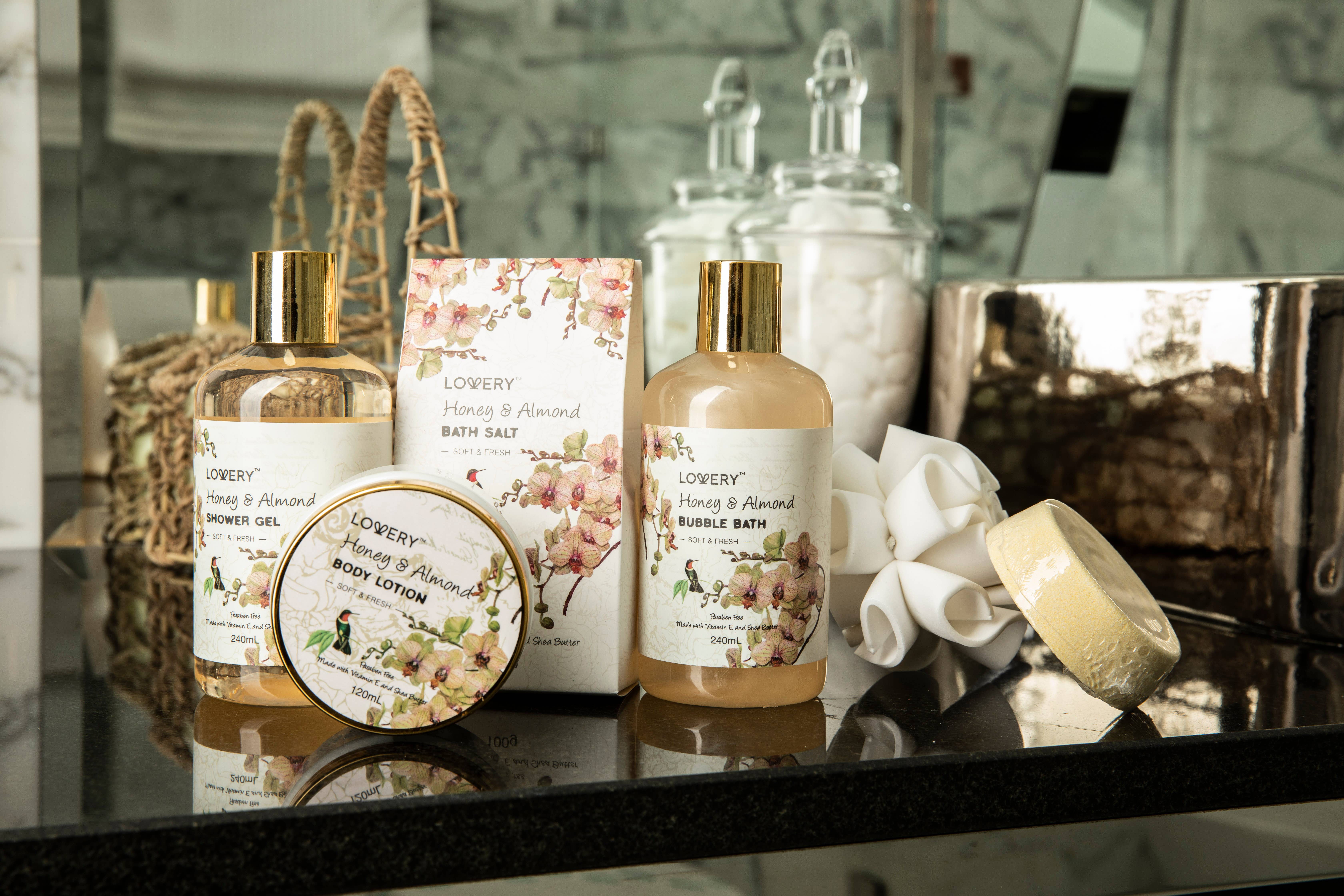 Lovery – wholesale Bath & body set – Home Spa Gift Basket, Honey & Almond Scent, Bath & Body Care2