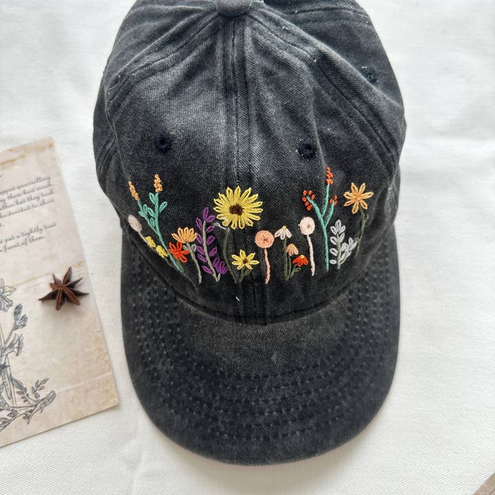 Quince Fables - Wholesale Baseball Cap - Women's - Colorful Flower Garden Embroidered Baseball Cap