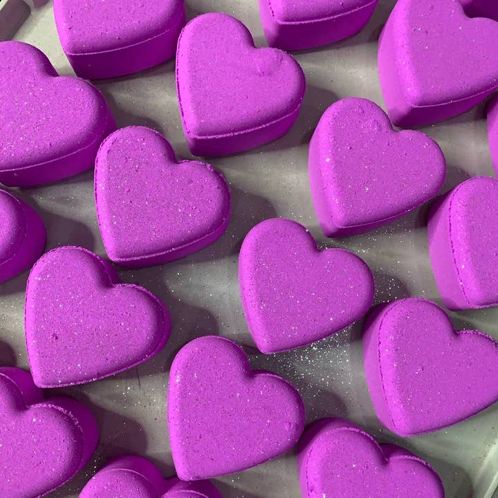 Miss Gold Handcrafted – wholesale Bath bomb/fizz – Love Bomb Bath Bomb1