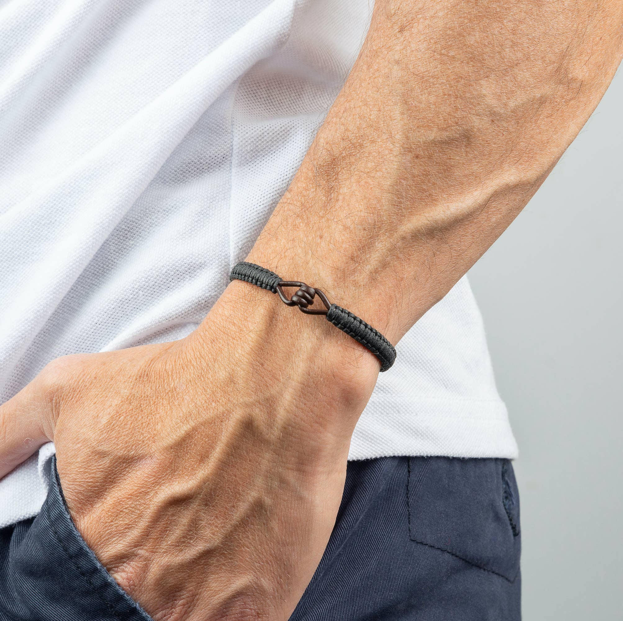 Makarla - Handmade Colombian Jewelry - Wholesale Woven/Braided Bracelet - Men's Leather and Macrame Bracelet | Mens Jewelry4