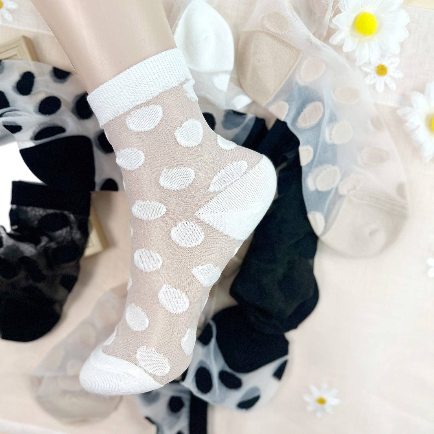 7DAYSSOCKS - Wholesale Socks - Women's - Women's Crew Sheer Basic Dot Socks6