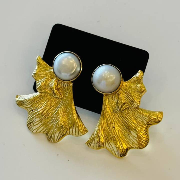 Boucles d'oreilles déclaration coquelicot pour la vente par Gemajesty Jewellery