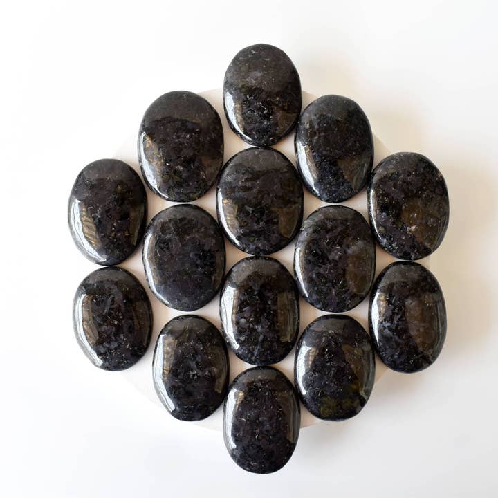 Soothing Crystals - Vendita all'ingrosso Pietra/cristallo spirituale - Pietra Palmare | Gabbro Indaco | Cristallo da Pollice | Gemma da Tasca8