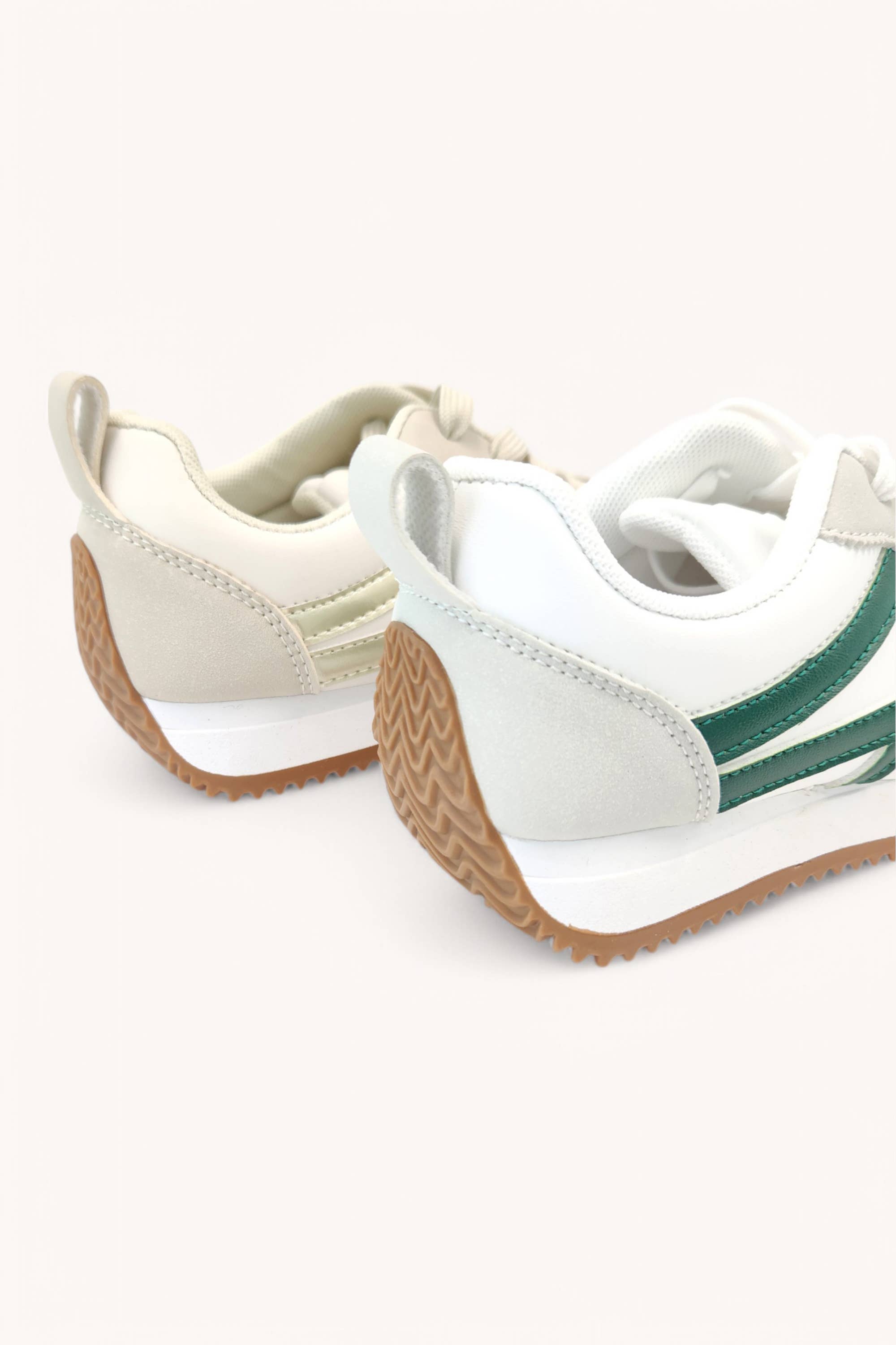 CCOCCI – wholesale Lifestyle trainers – Women′s – ANKI-1 SWOOSH LINE DESIGN GUM SOLE SNEAKERS7