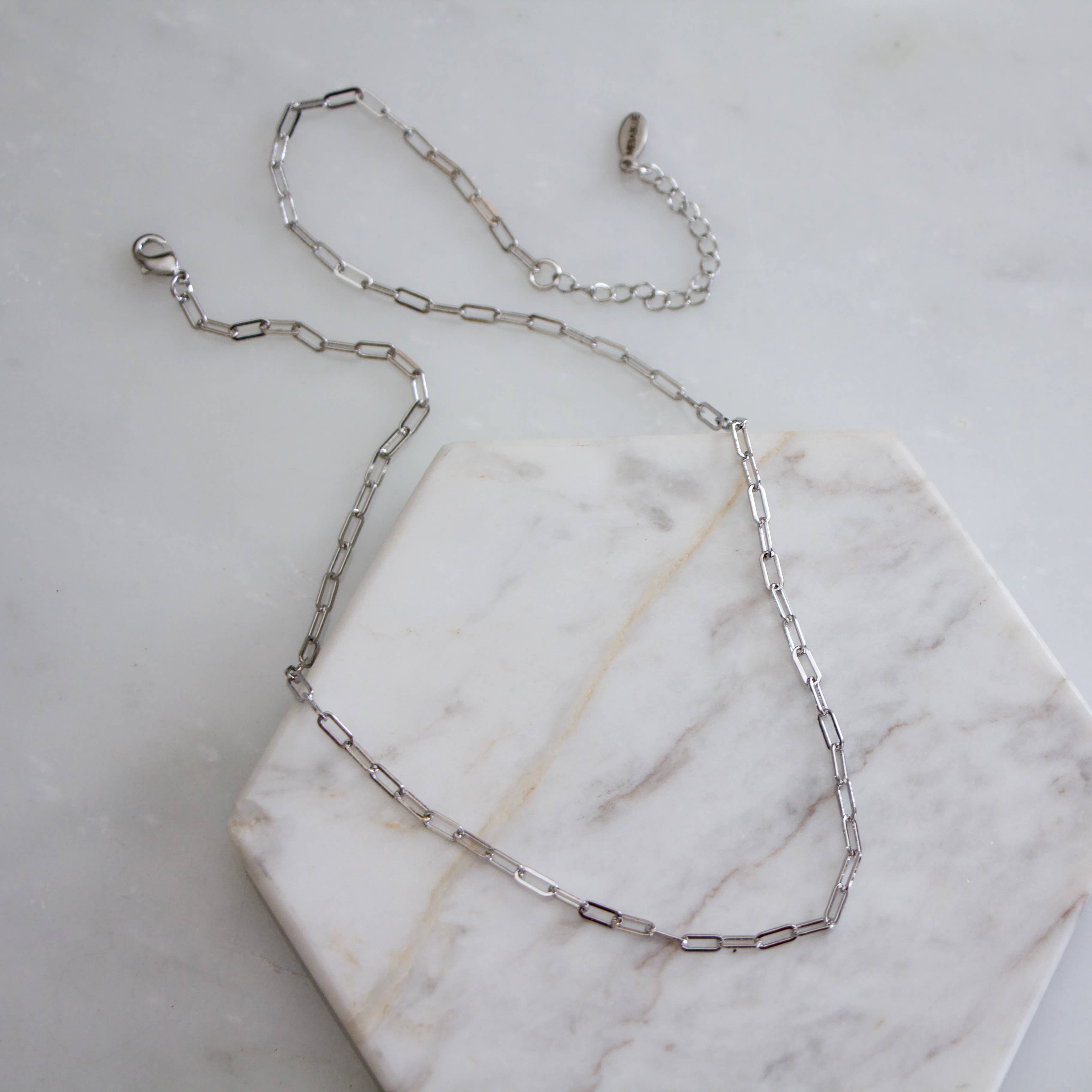 Mesa Blue – Großhandel Gliederhalskette – Mini-Papierklammer-Kettenhalsband - Gold oder Silber1