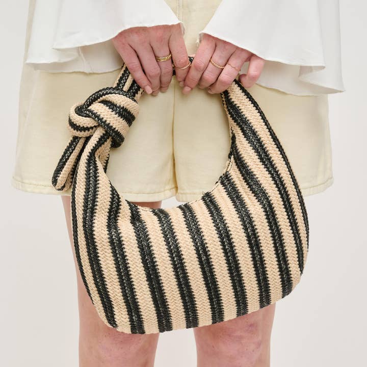 Penny Clutch Clutch pour la vente par Urban Expressions