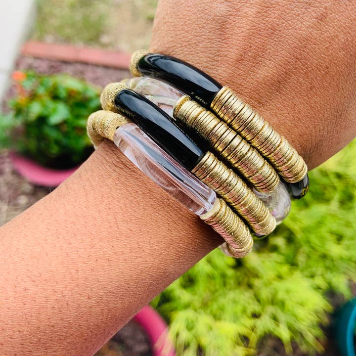 Bracelets noirs et dorés pour la vente par Lovelybeadz