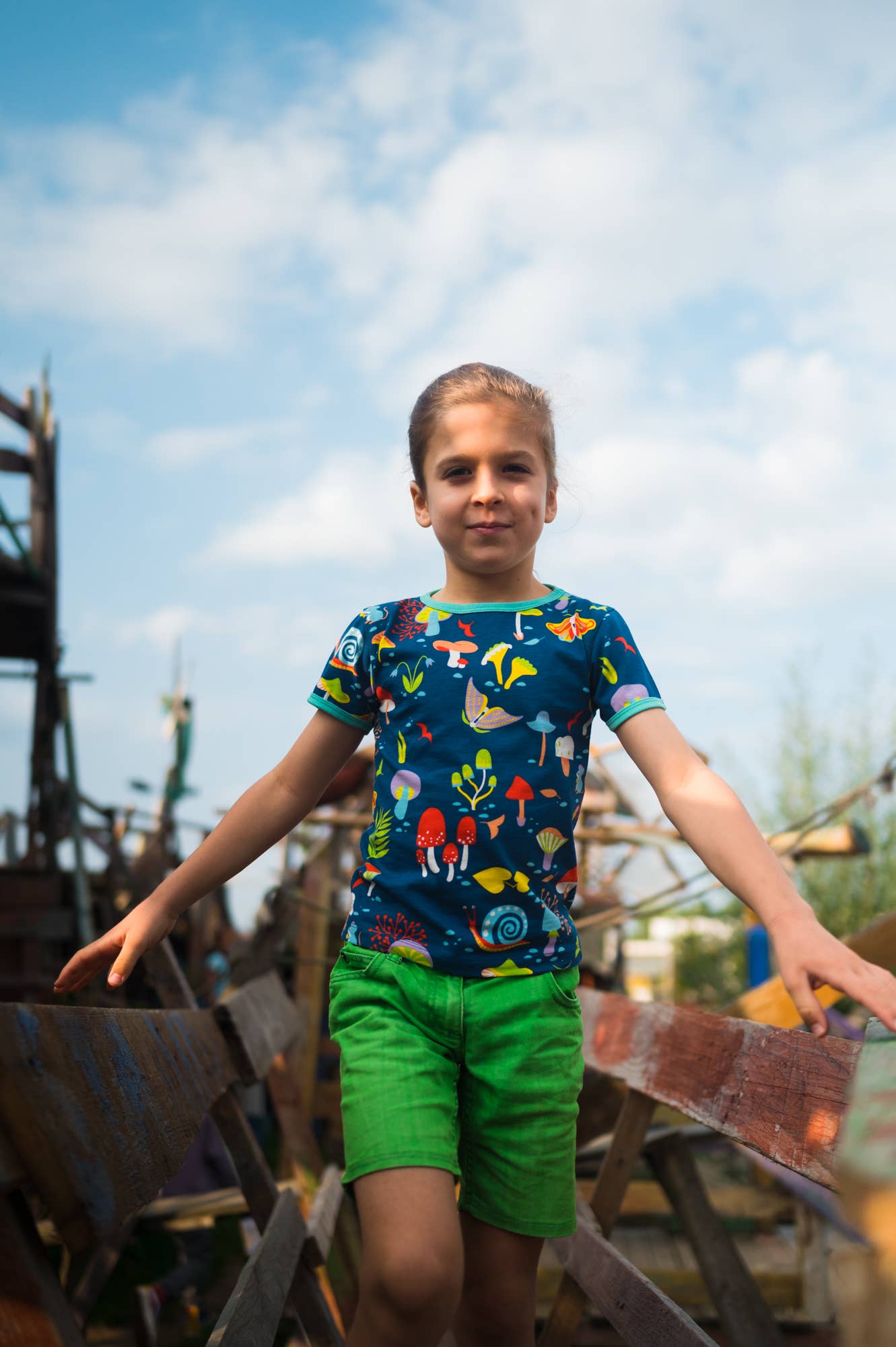 Merle Kids - Wholesale Shirt - Kids - Organic Kids T-Shirts - Forest at Night3